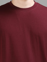 MAROON OVERSIZED T-SHIRT.