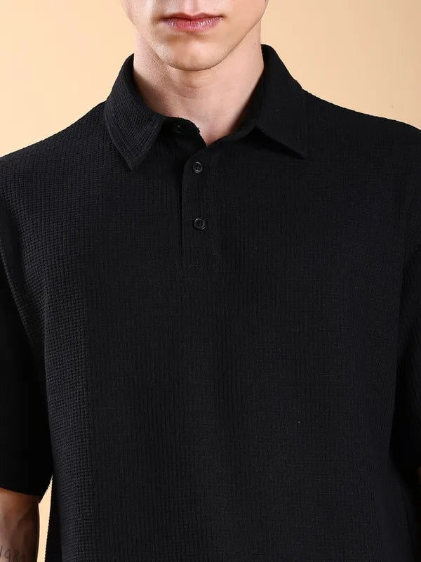 BLACK POLO T-SHIRT.
